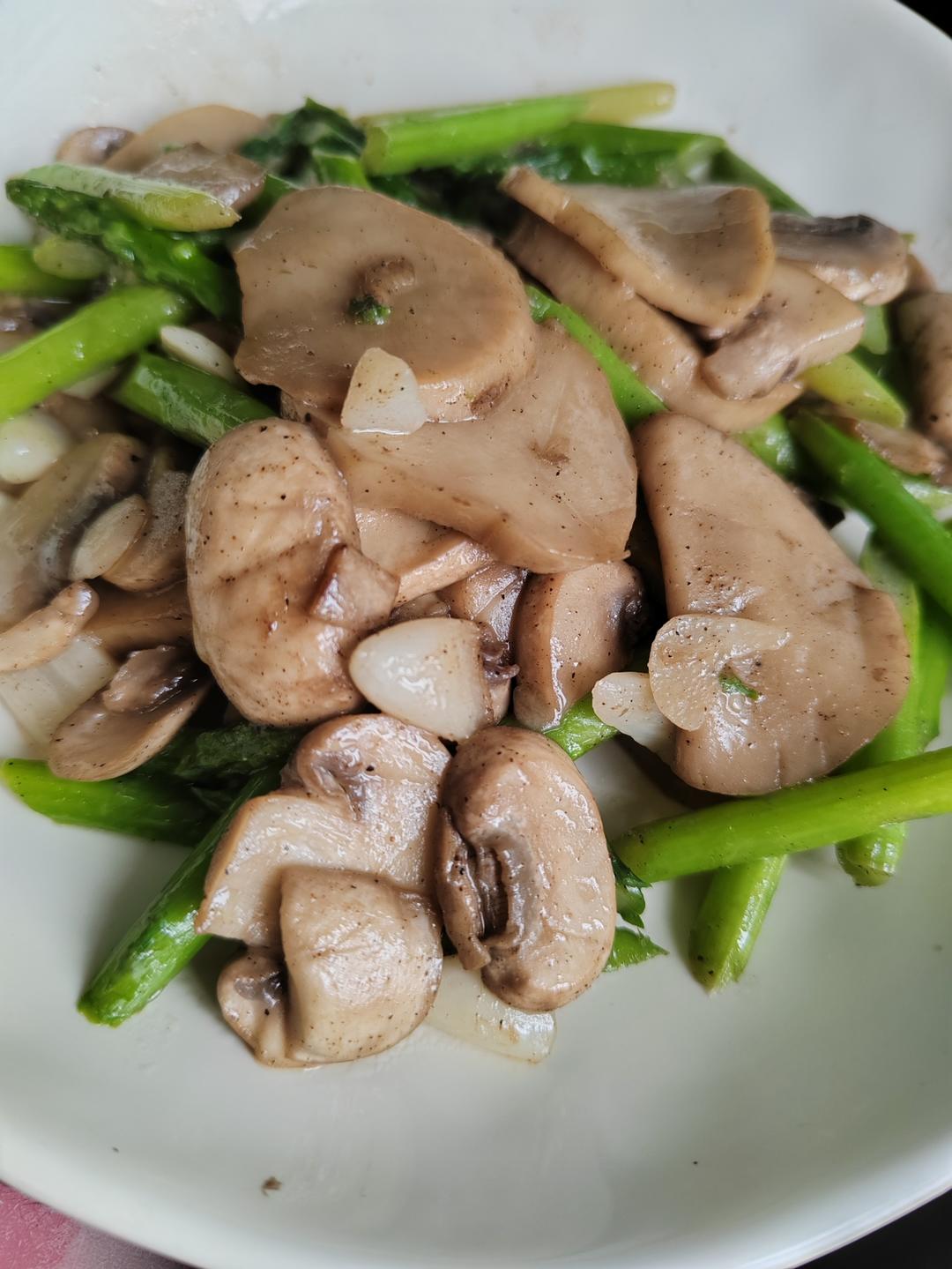 教你做最好吃的芦笋炒蘑菇 新手速get！