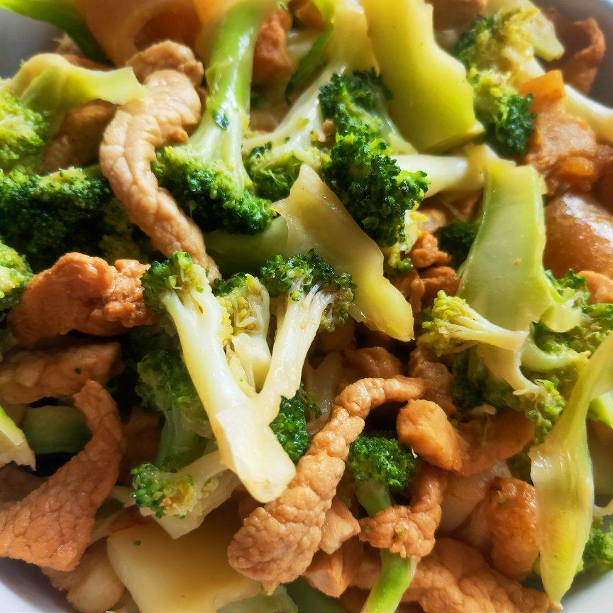 秋秋吃不胖w做的西兰花炒肉