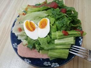自制咸鸡蛋🥚（腌鸡蛋）配沙拉🥗的做法 步骤14
