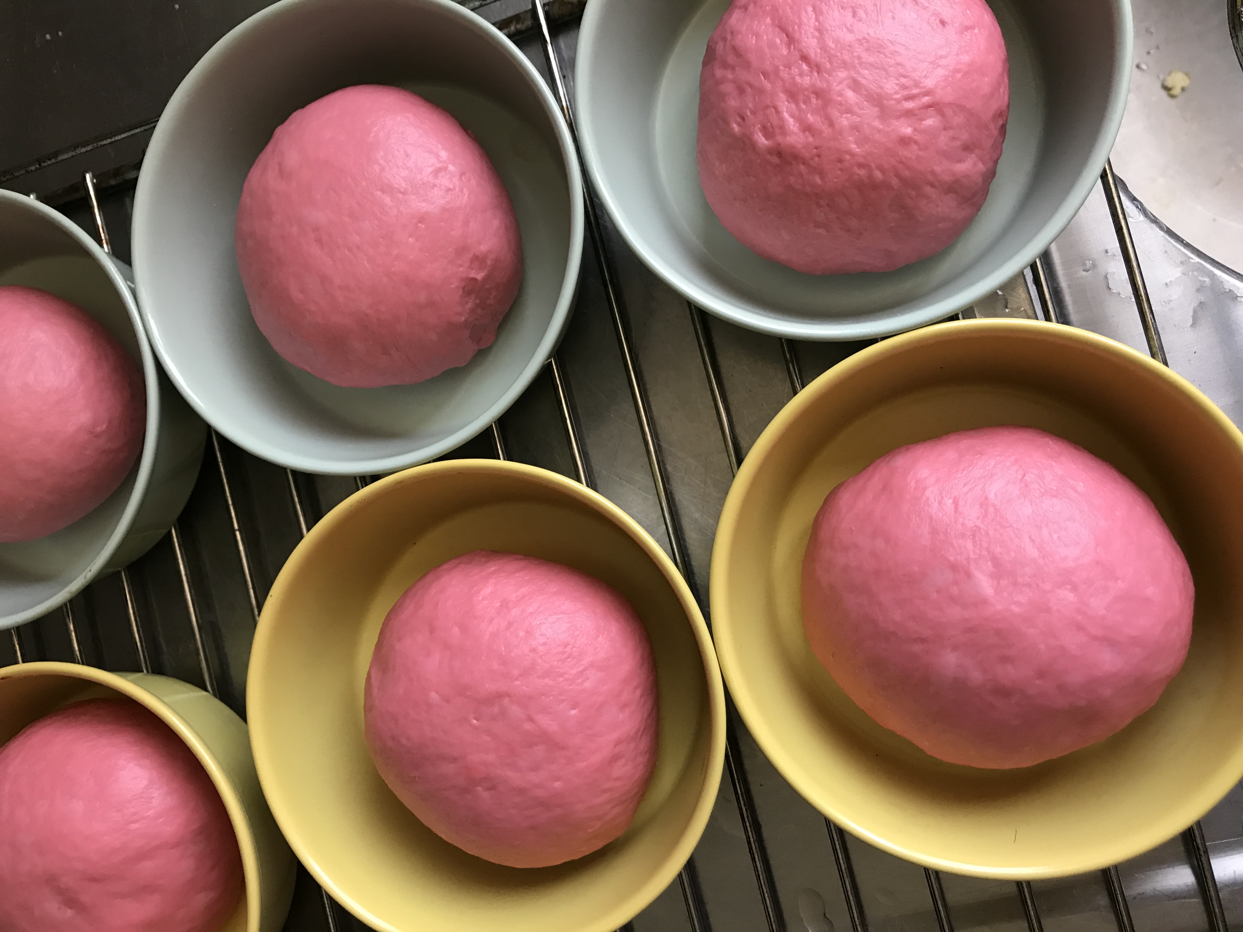 “小美莓”——奶香草莓麻薯包的做法 步骤5