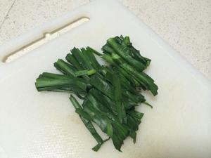 《昨日的美食》之韭菜拌纳豆的做法 步骤4