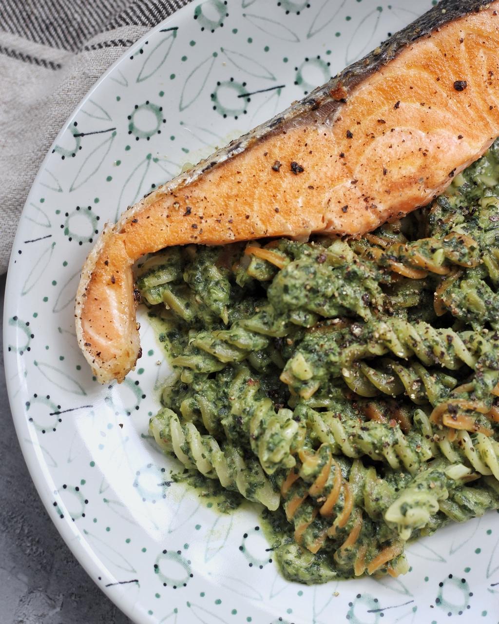 脆皮嫩肉——极致煎三文鱼