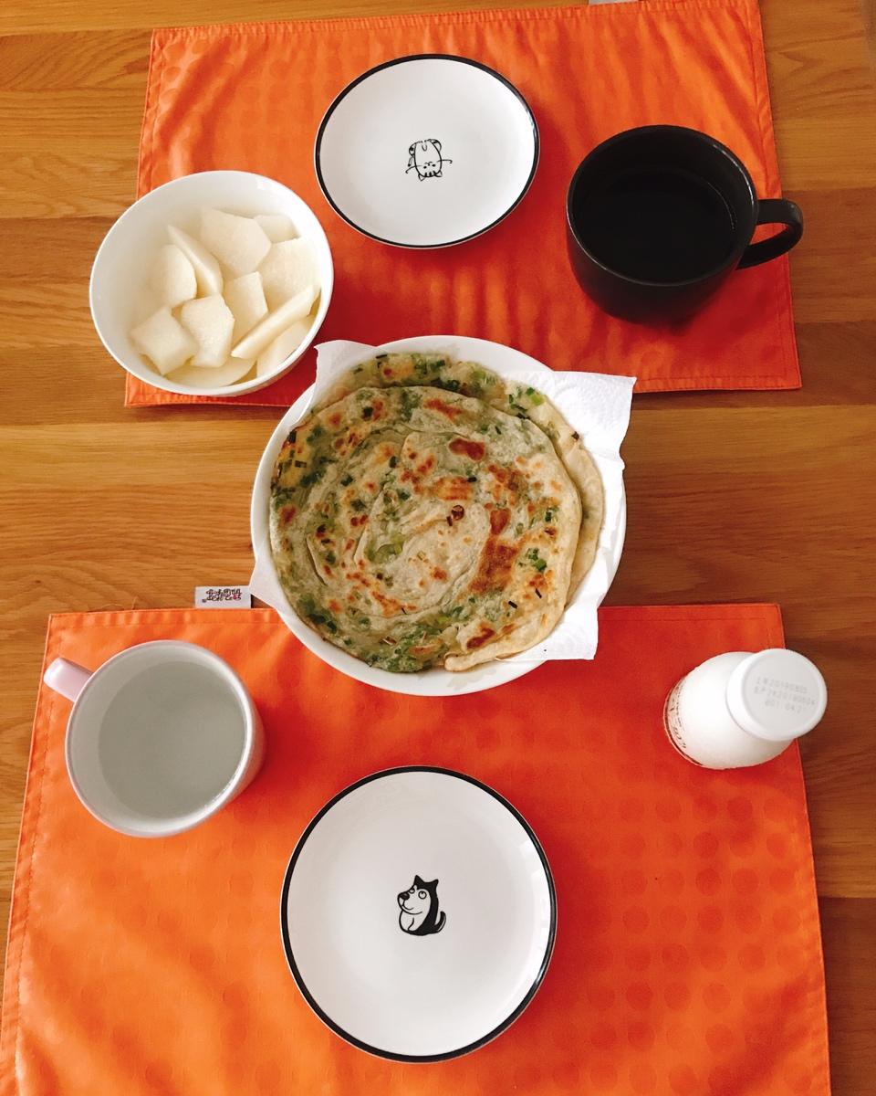 酥脆版葱油饼 看向往的生活也想吃葱油饼配香肠