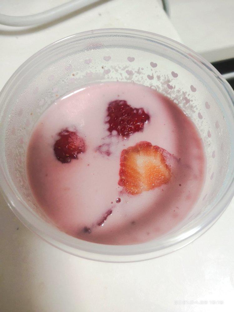 草莓酸奶布丁