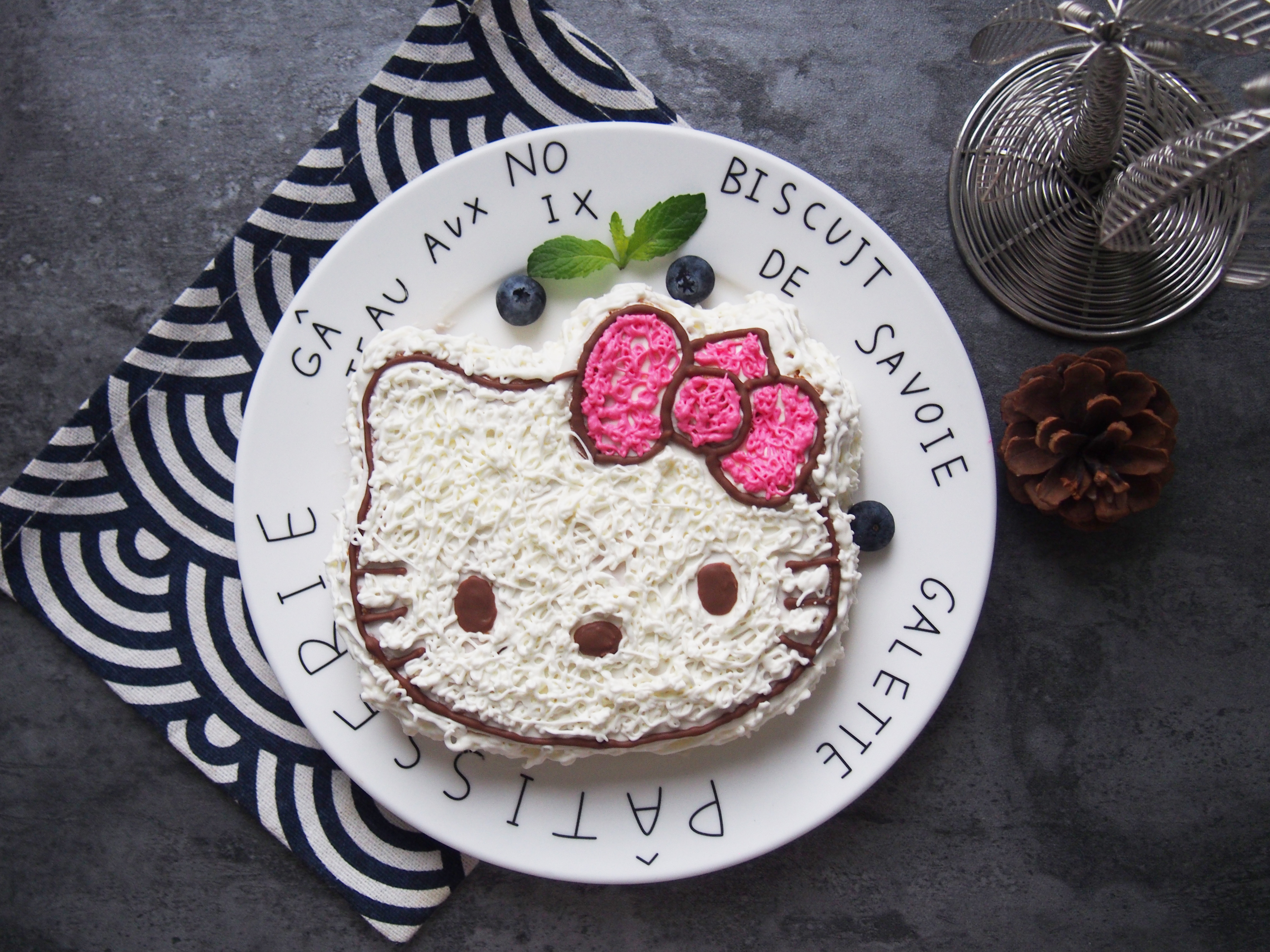 Hello Kitty奶油蛋糕的做法