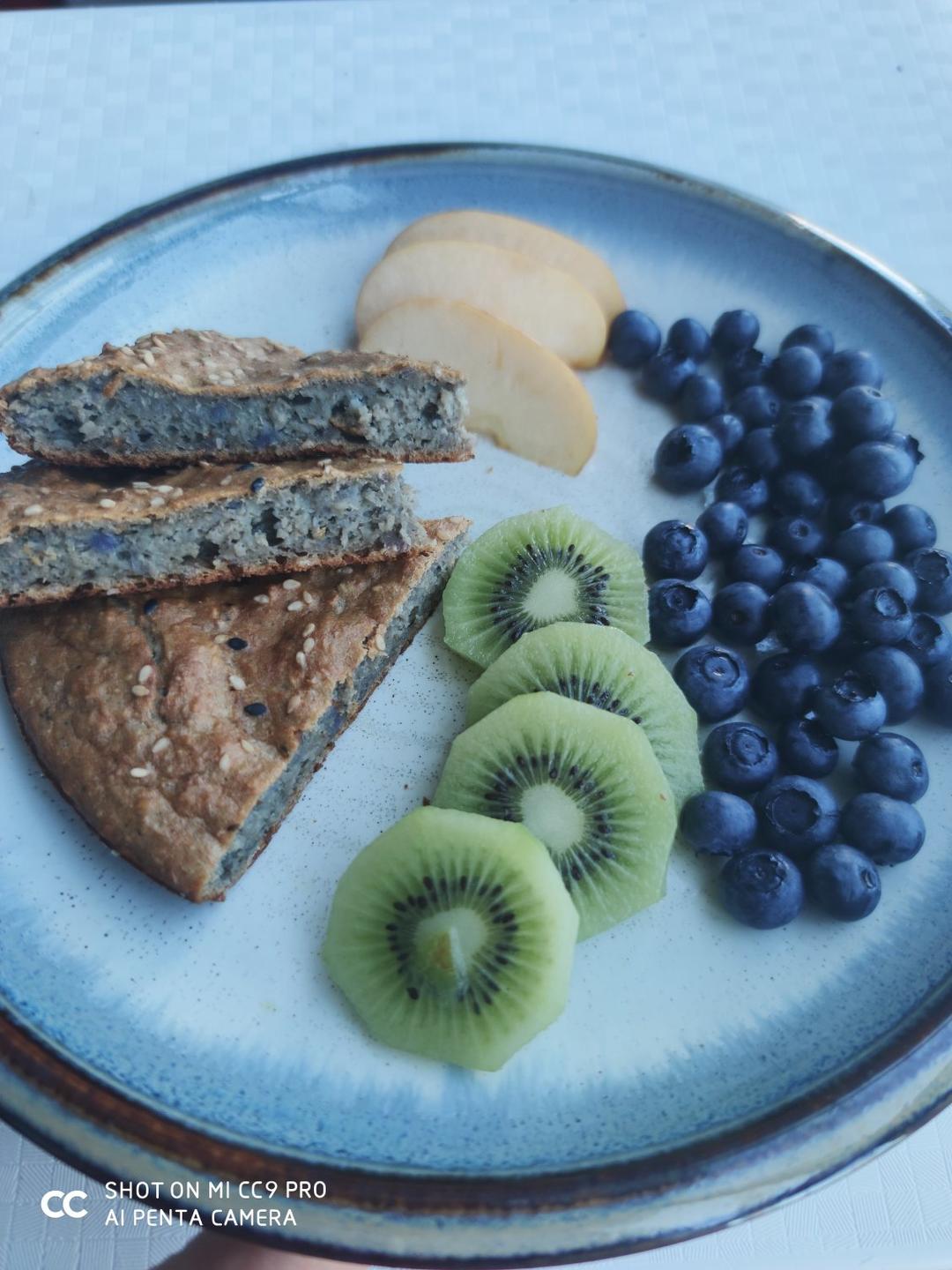 减脂餐之藜麦紫薯燕麦糕