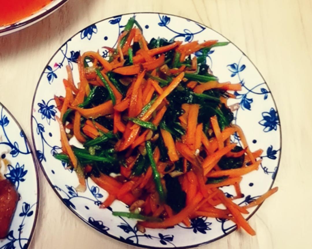 【带娃下饭家常菜】胡萝卜烧菠菜