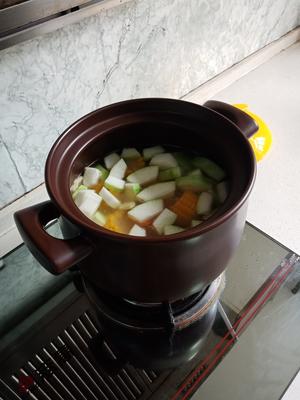 最适合秋天的冬瓜玉米排骨汤的做法 步骤4