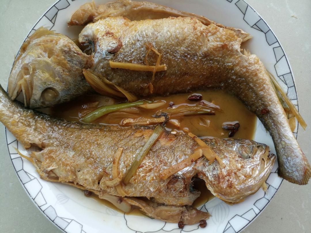 红烧黄鱼—鱼皮不破的小窍门