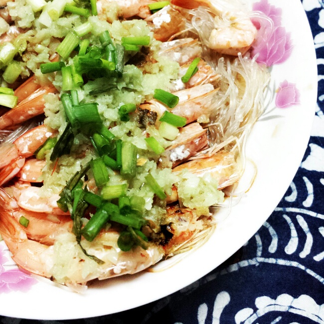 蒜蓉粉丝蒸大虾