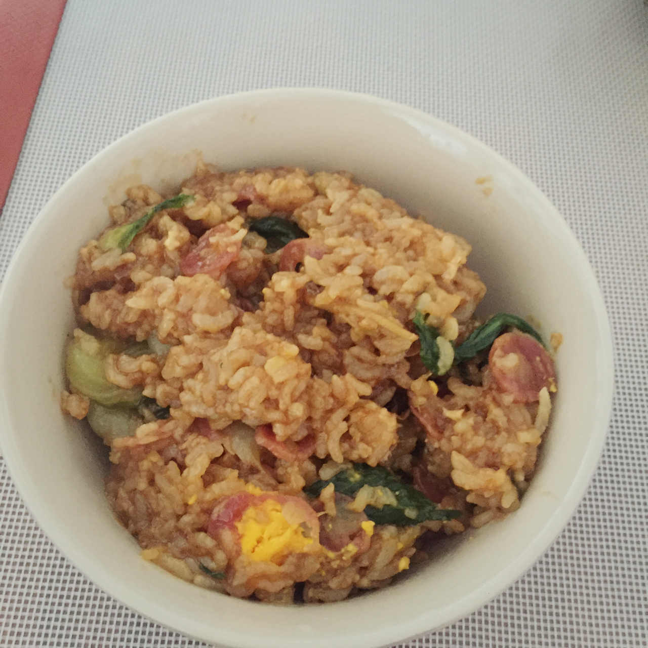 广式腊味煲仔饭