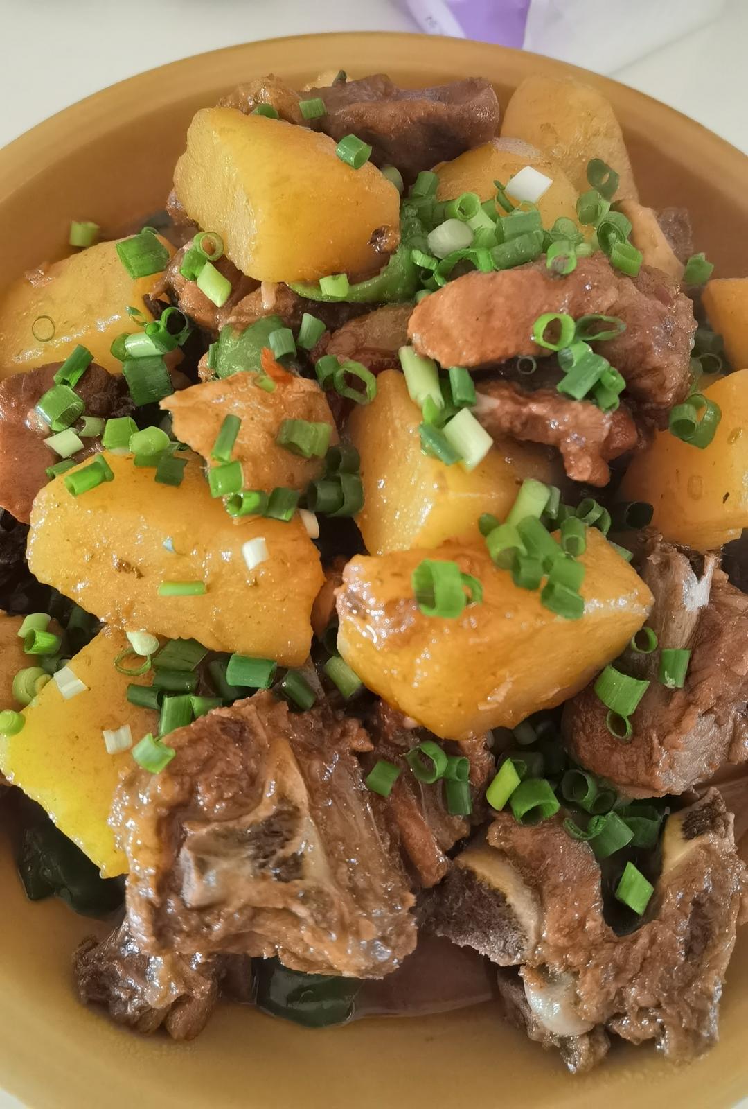 土豆烧排骨