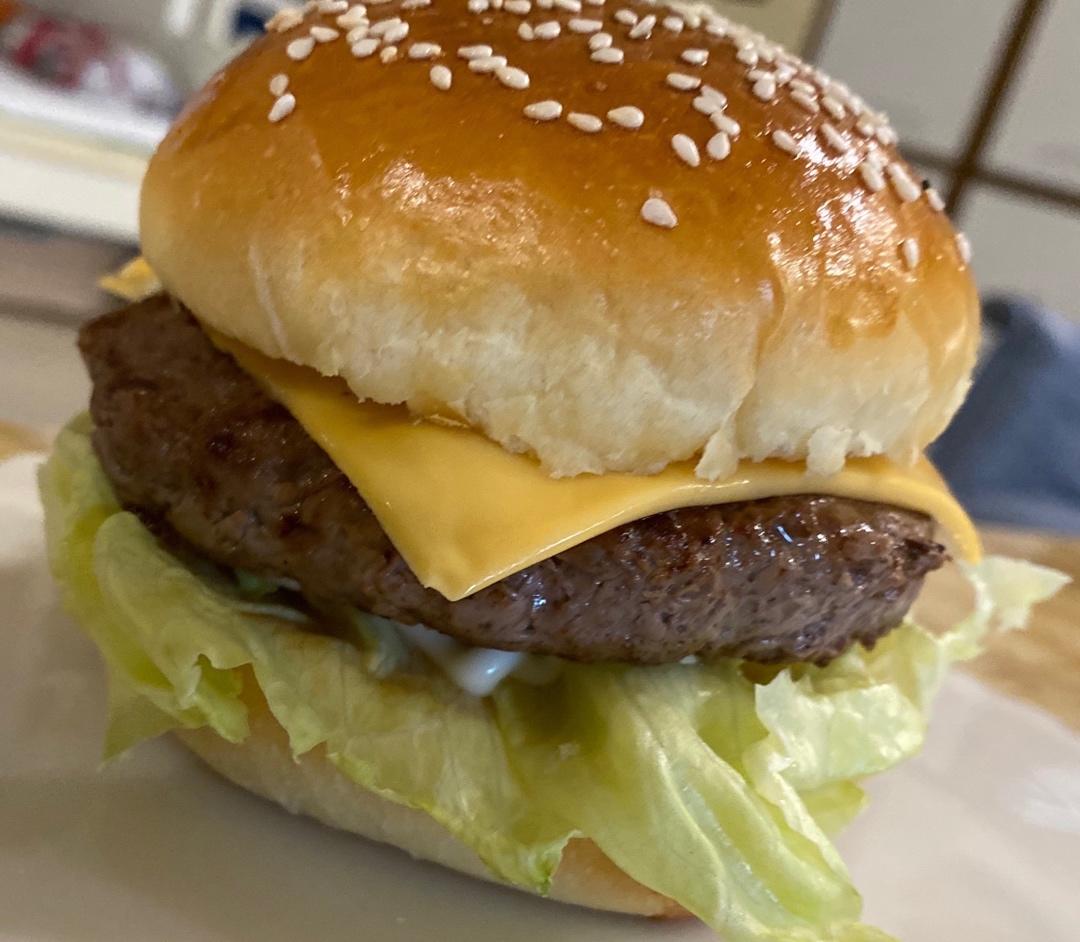 全麦牛肉汉堡包