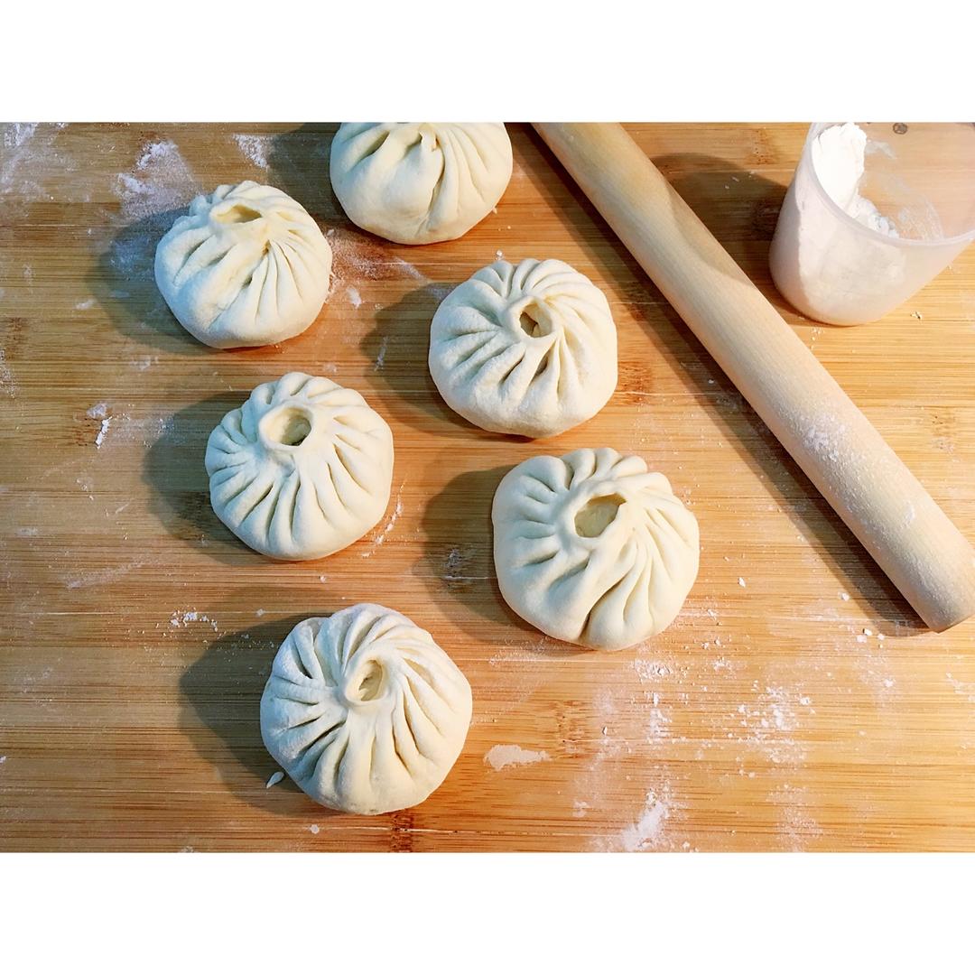 酱肉冬瓜包子Steamed Dumplings Pork & Mellon