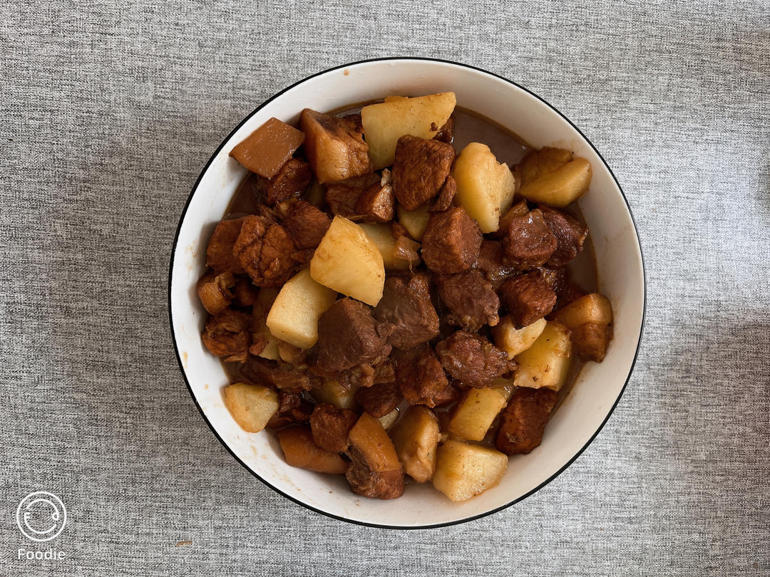 红烧肉炖土豆（丝毫不腻）
