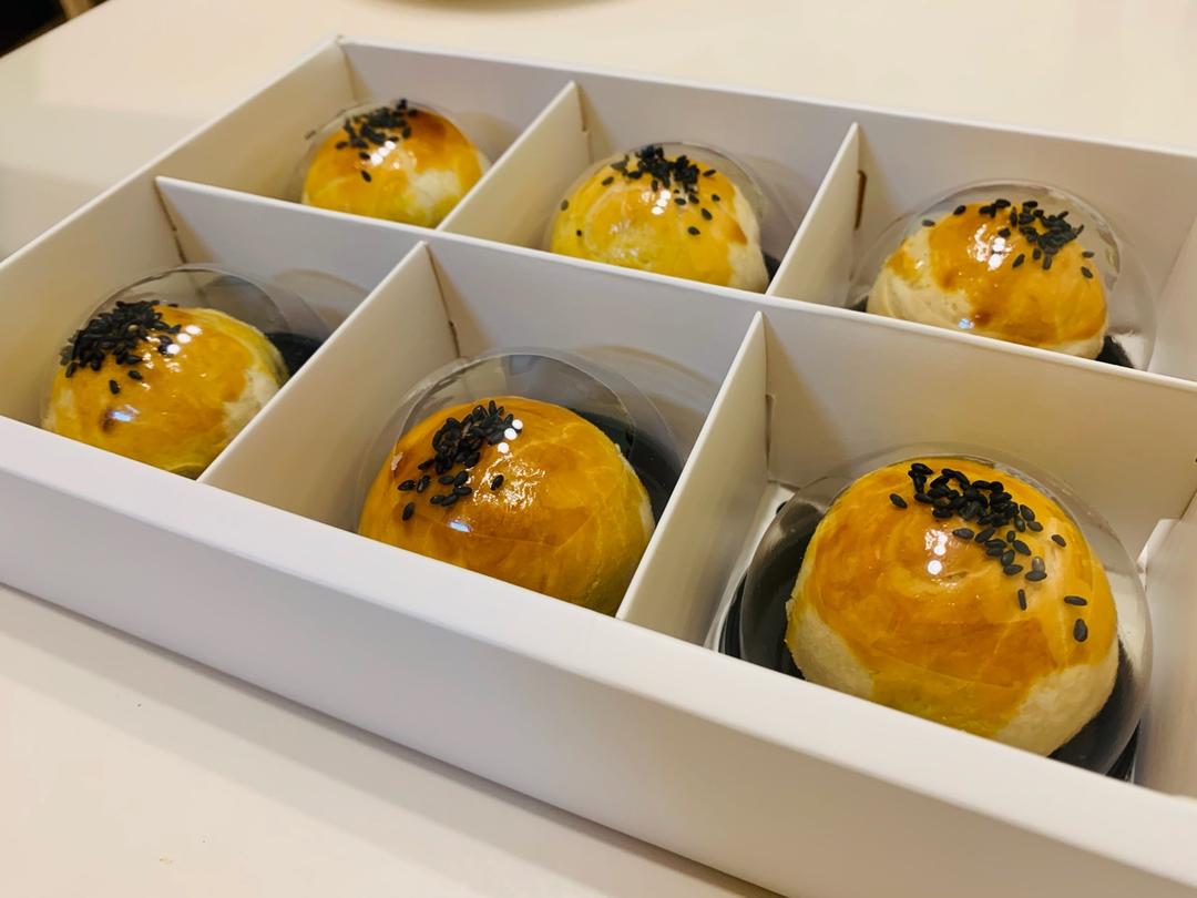 六宝的双层奶油生日蛋糕(不用色素)