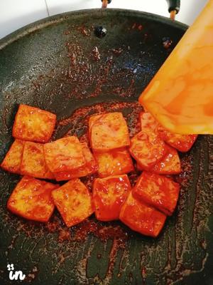 番茄烧汁儿煎豆腐的做法 步骤5