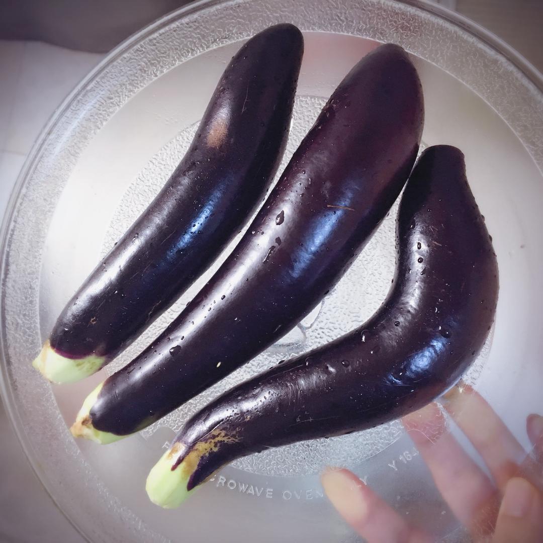 微波炉做出街头烧烤风的茄子