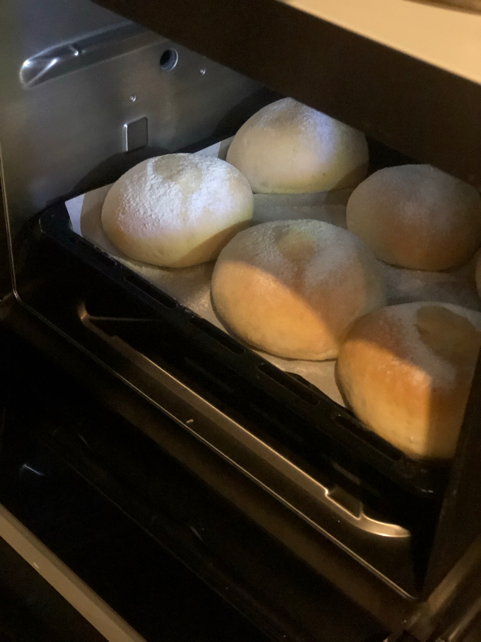 椰香爆浆面包