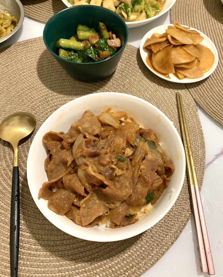 “吉野家”肥牛饭