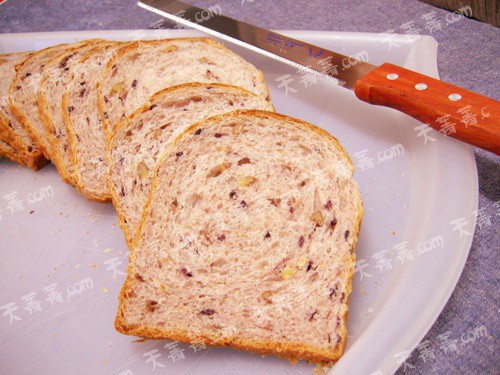 紫米核桃吐司的做法