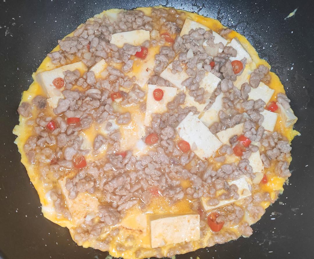 肉沫豆腐抱蛋的做法