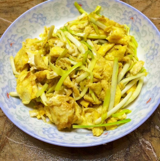 蒜苗炒鸡蛋