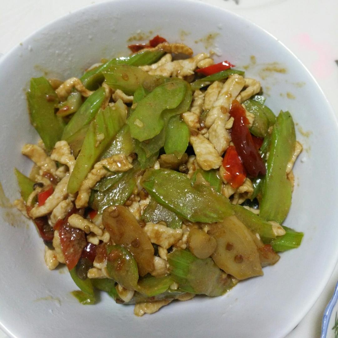 西芹泡椒炒肉丝