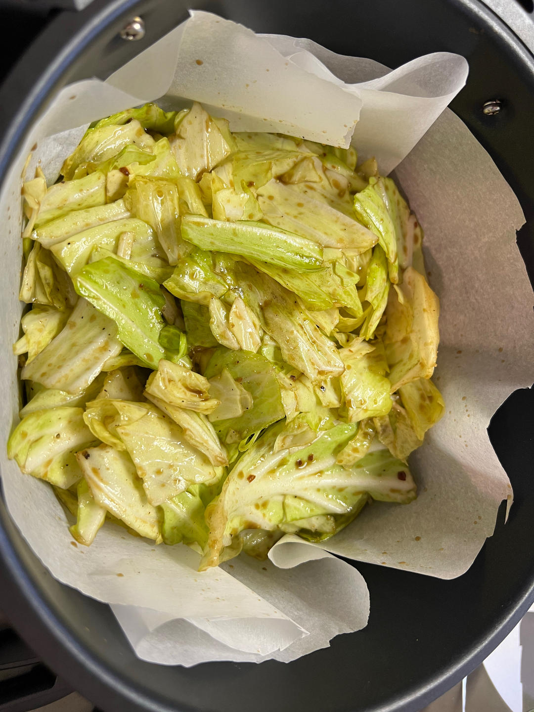 巨好吃😋空气炸锅包菜 ，烧烤摊味道~