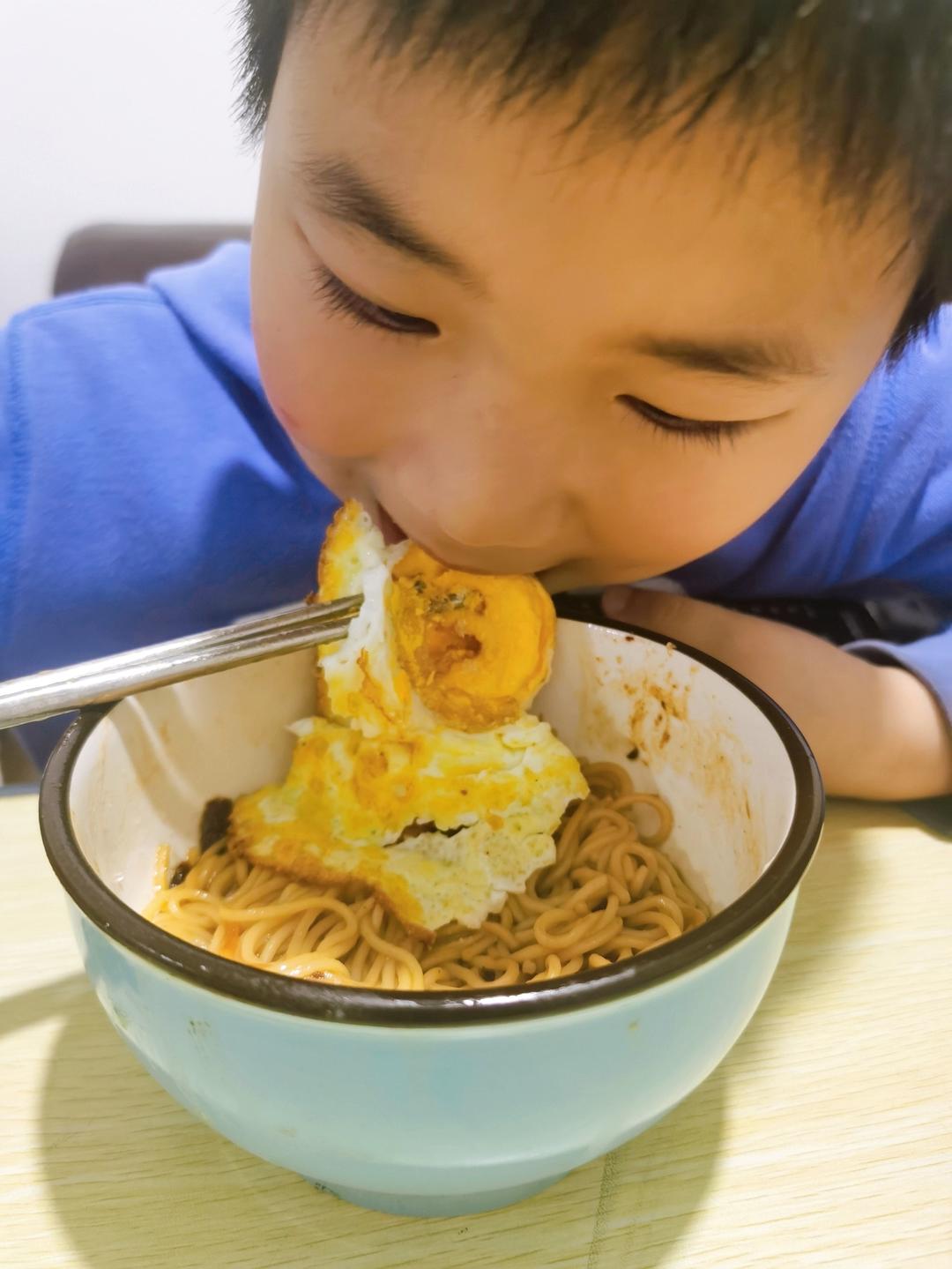 极香的葱油面