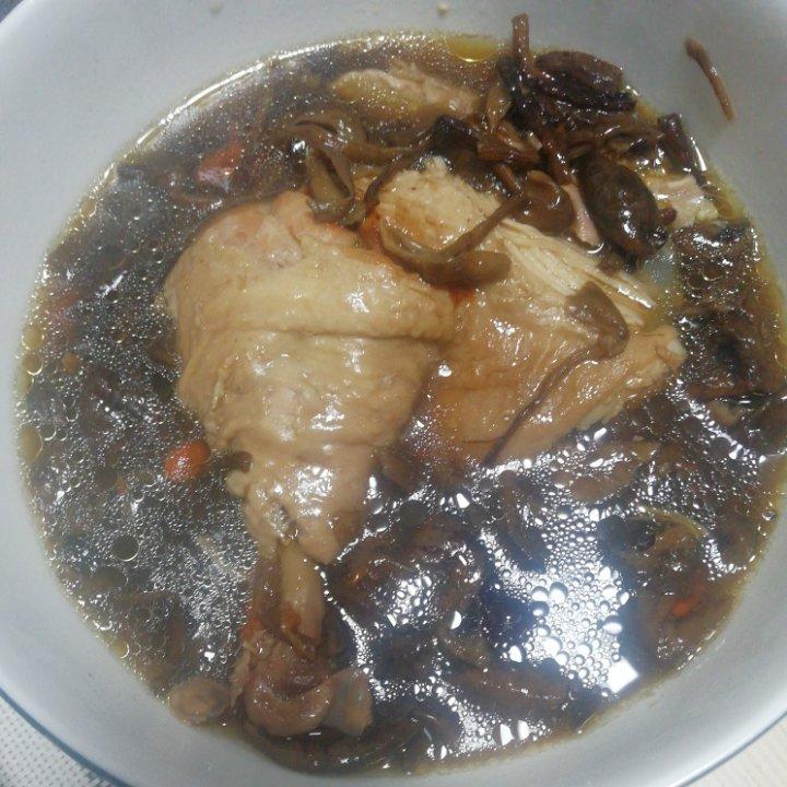 电饭锅版香菇炖鸡腿（少油）