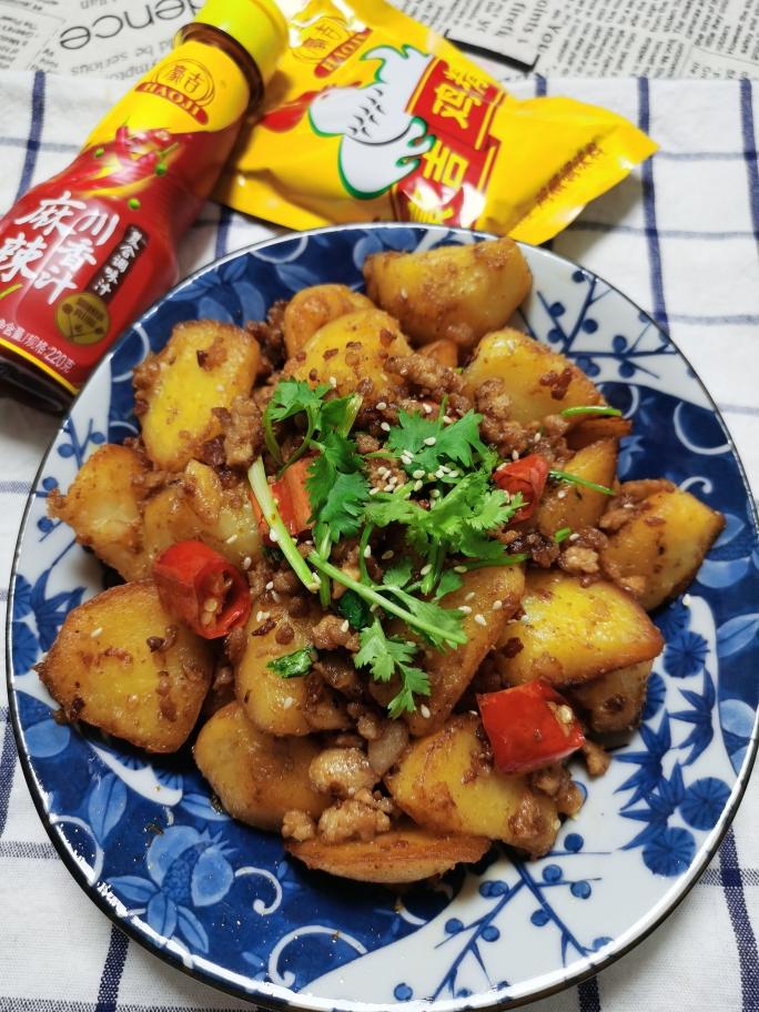 麻香肉麽土豆块的做法