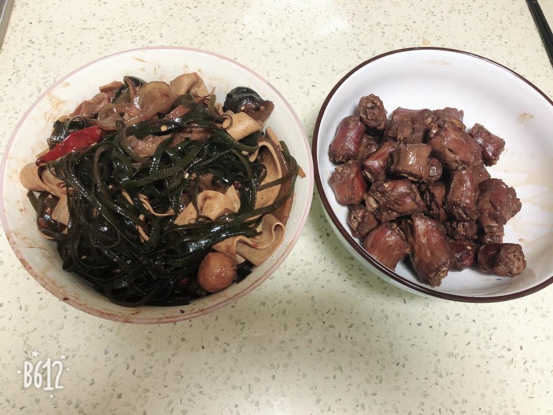 周黑鸭味～～～鸭翅 鸭爪