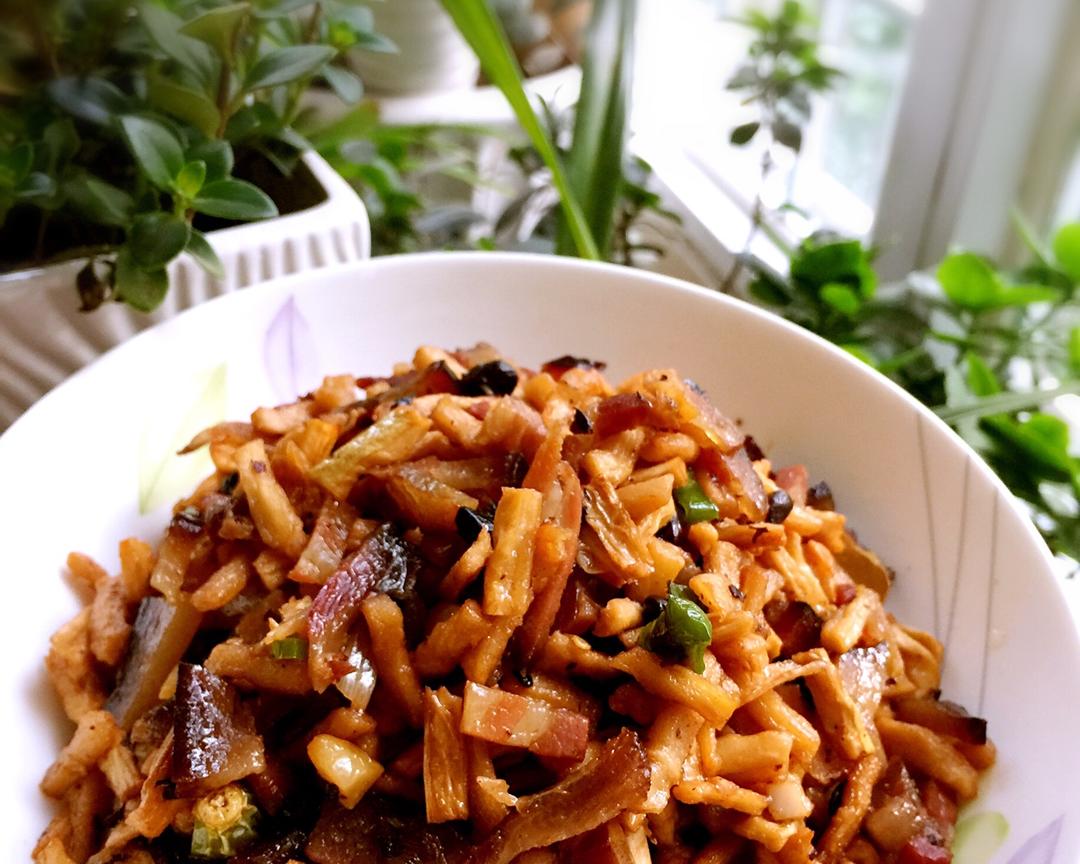 腊肉萝卜干的做法