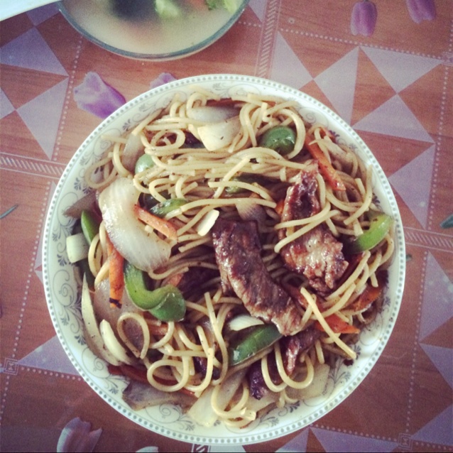 黑椒牛柳炒意面