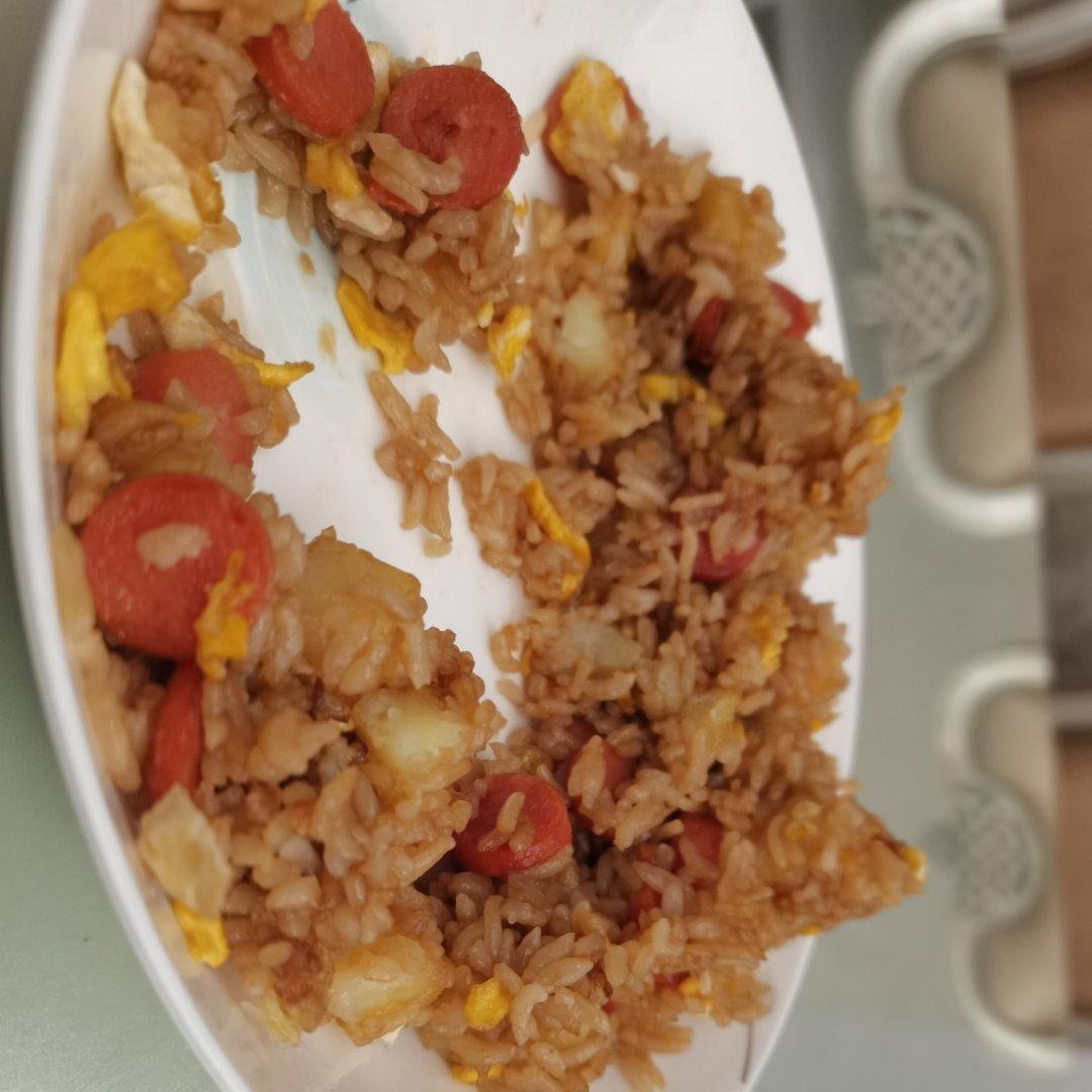 邻居抢着来我家吃土豆香肠炒饭，原来这么香！