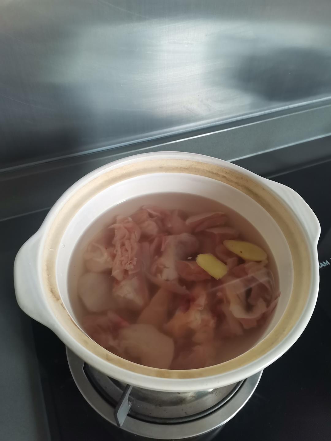 秋天来碗板栗山药炖鸡！！养脾胃～鲜甜好喝