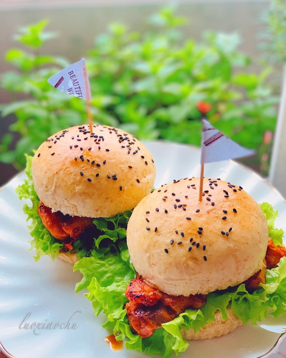 含全麦汉堡坯 Burger Buns with Whole-wheat Flour