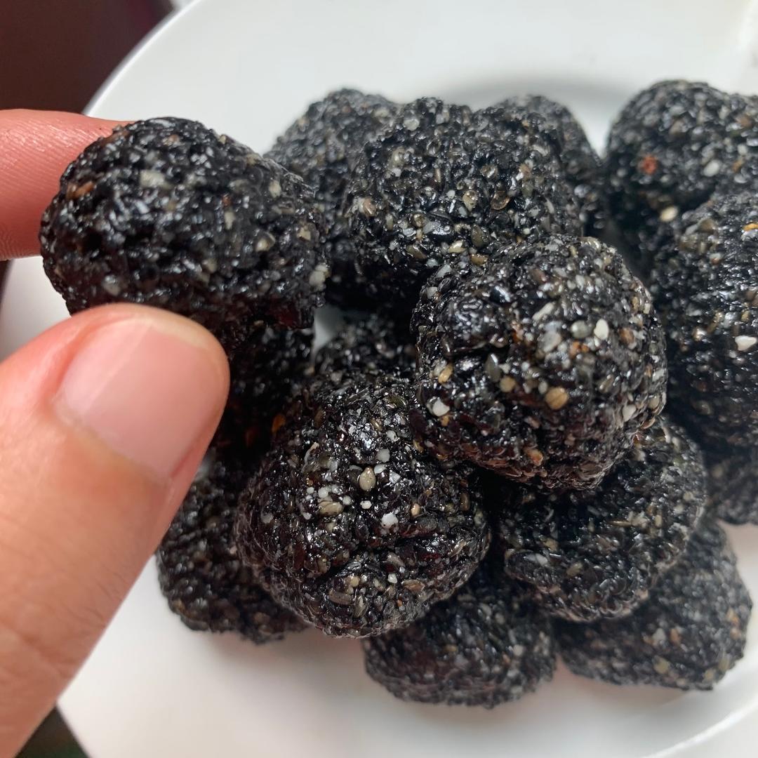 芝麻大补丸的做法