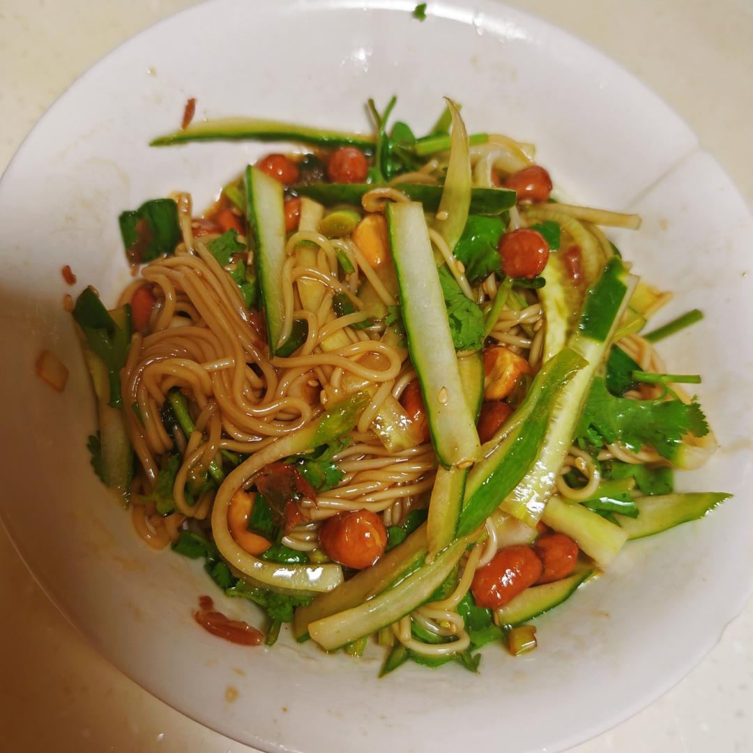 酸辣凉拌面