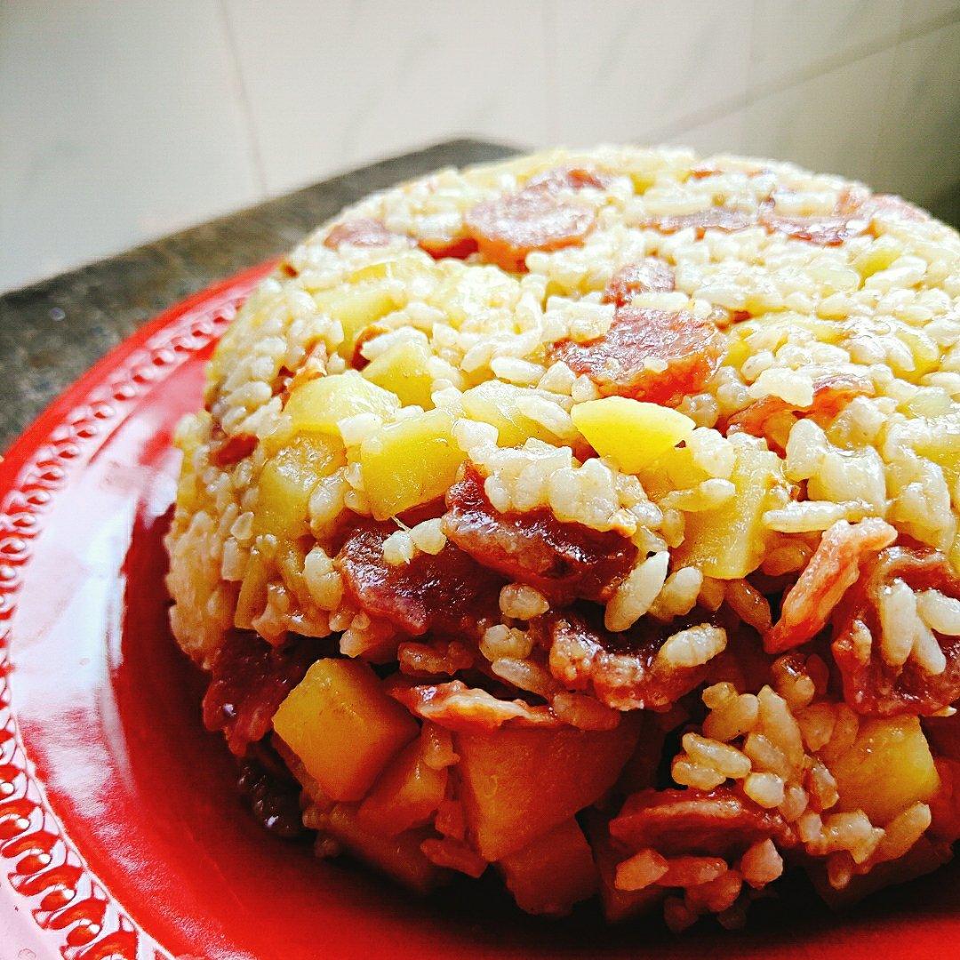 香肠土豆焖饭【一人也要吃好版】