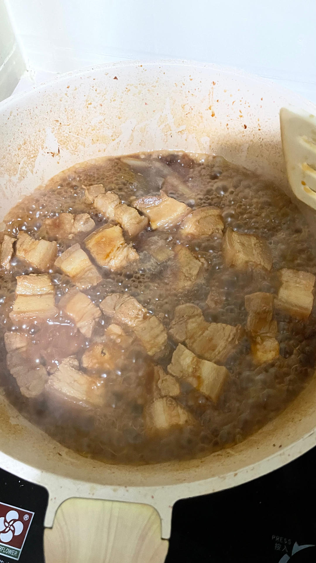 不焯水不放油的家常红烧肉