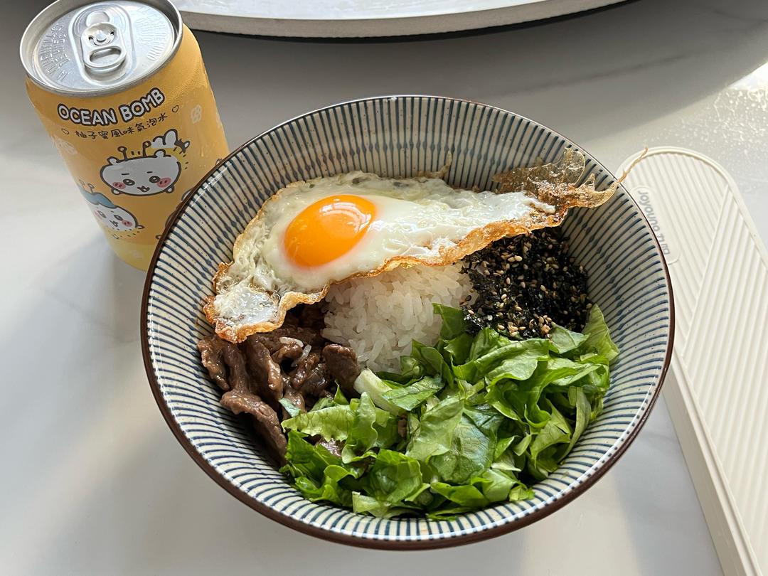 生菜牛肉拌饭
