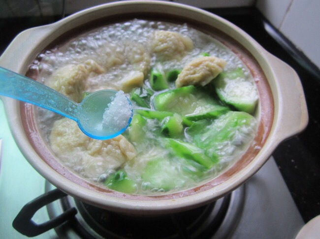 丝瓜鱼腐汤的做法 步骤6