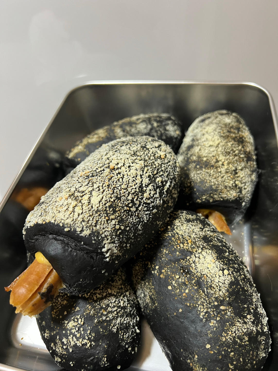 墨鱼汁奶酪+墨鱼汁香肠（软欧包）