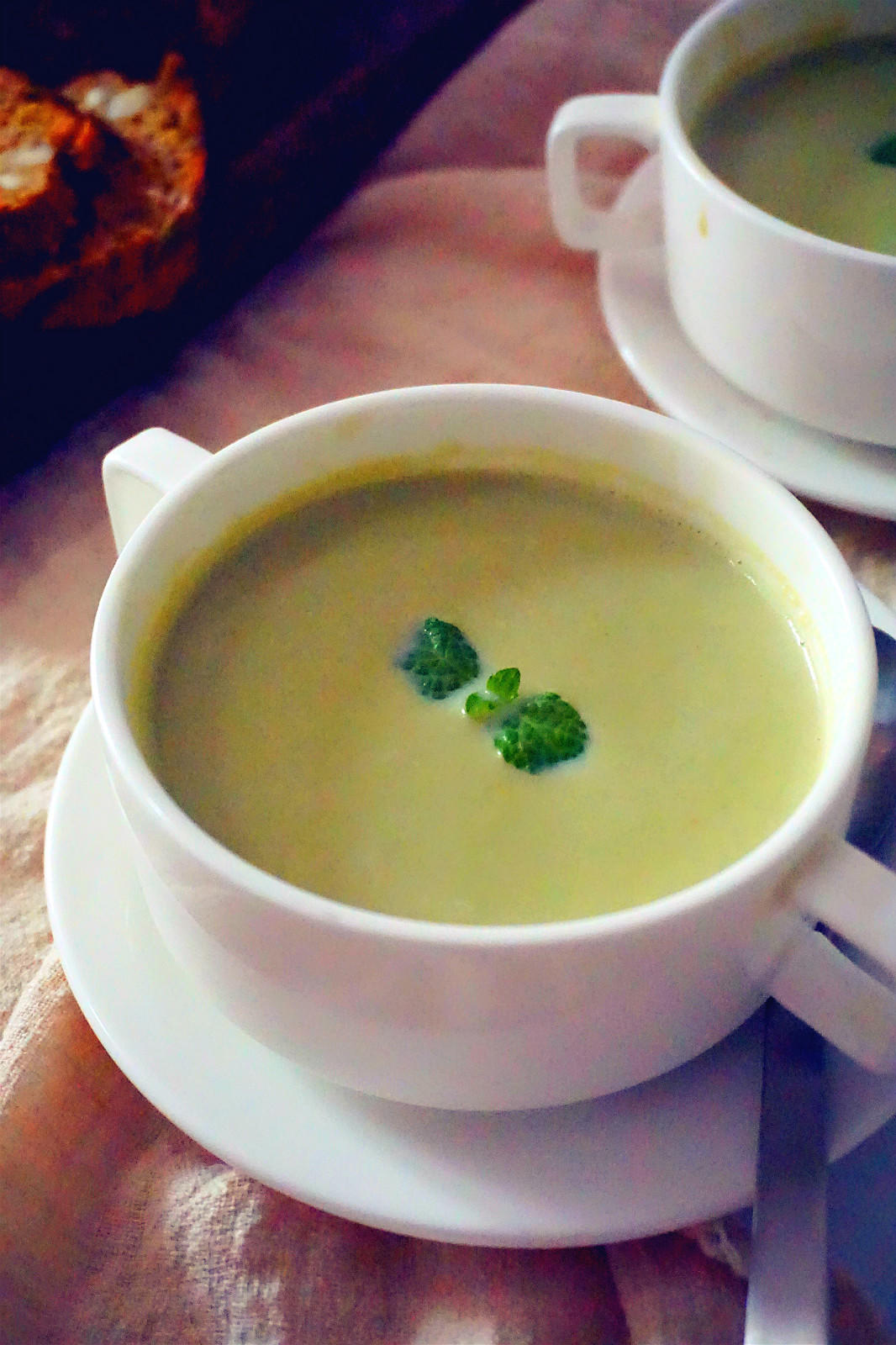 春天里的一抹绿色——抹茶香蕉牛奶的做法