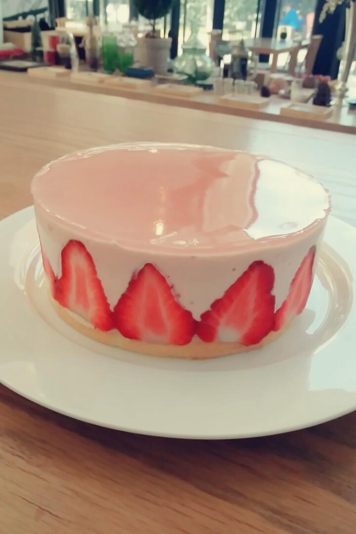 巧克力草莓慕斯蛋糕