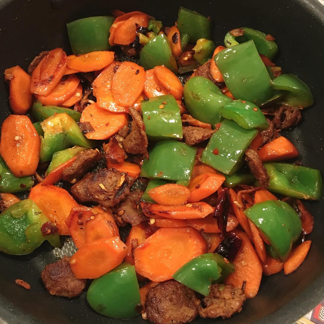胡萝卜炒肉片