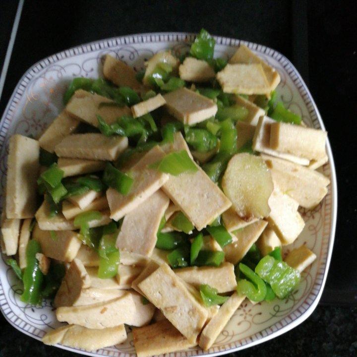 青椒炒白干子