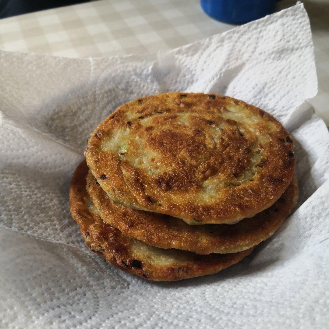 家常鸡蛋葱油饼 凉了也不硬 外酥里软 媲美早餐店 附细节视频详解